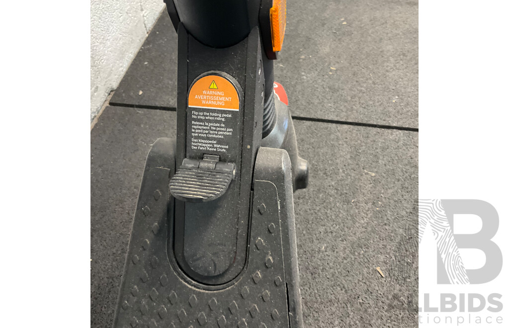 APEXI Electric Scooter
