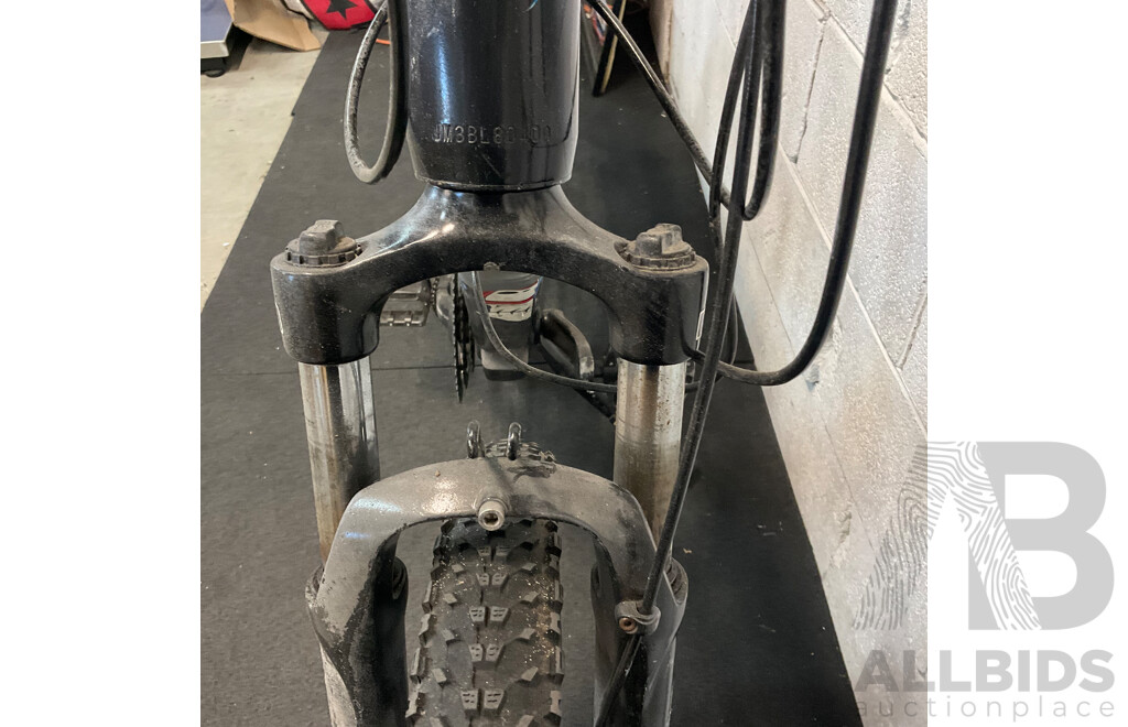 NCM MOSCOW M3 Electric Mountain Bike