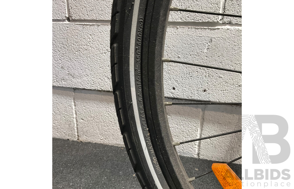 VELECTRIX Newtown Electric Bike