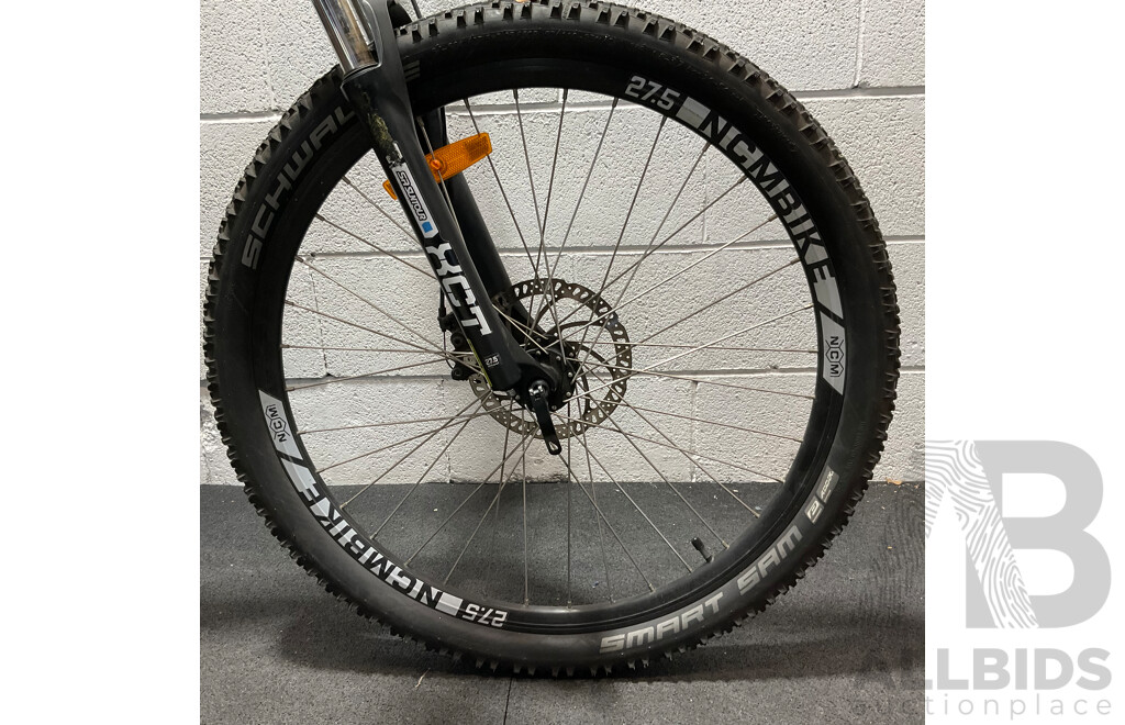 NCM Prague Electric Mountain Bike