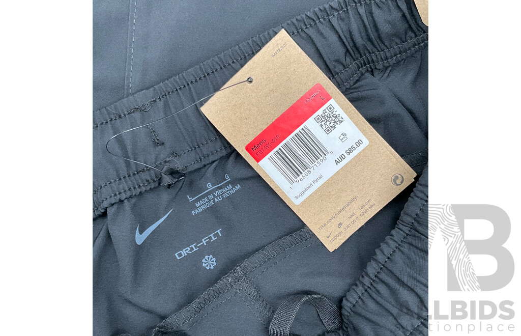 Assorted Men's Clothing , Including NIKE and UNDER ARMOUR Size M and L - Lot of 4