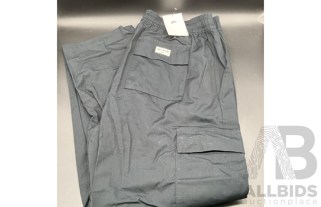 Assorted Men's Clothing , Including NIKE and UNDER ARMOUR Size M and L - Lot of 4