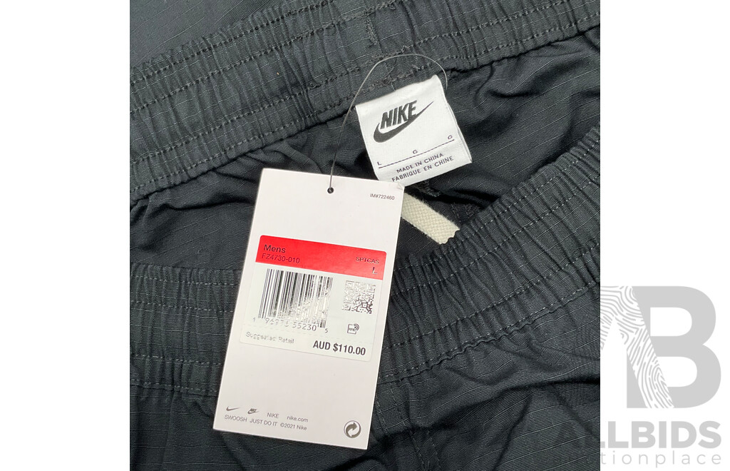 Assorted Men's Clothing , Including NIKE and UNDER ARMOUR Size M and L - Lot of 4