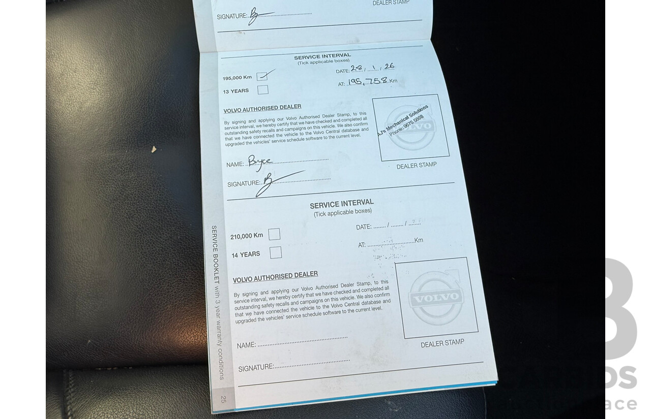 08/2014 Volvo V40 T4 LUXURY FWD M MY14 5D Hatchback White 2.0L