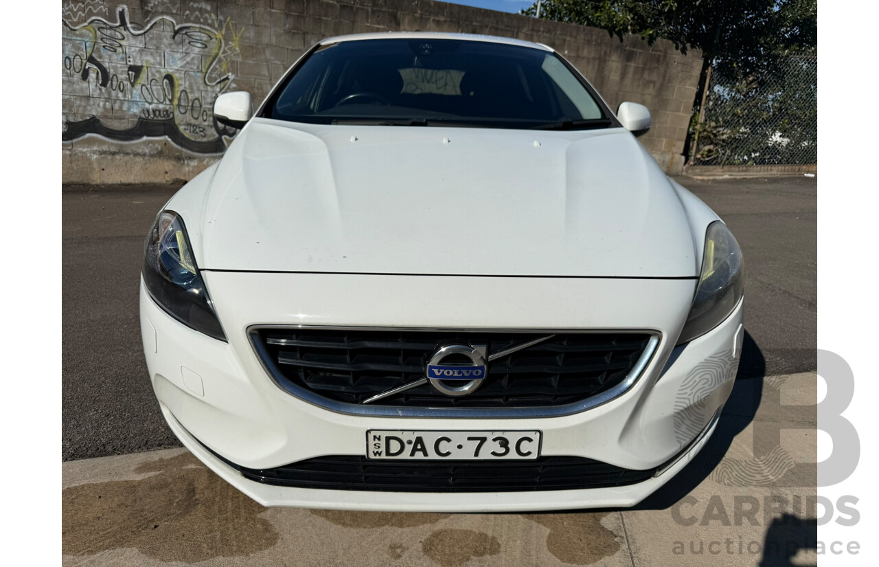 08/2014 Volvo V40 T4 LUXURY FWD M MY14 5D Hatchback White 2.0L