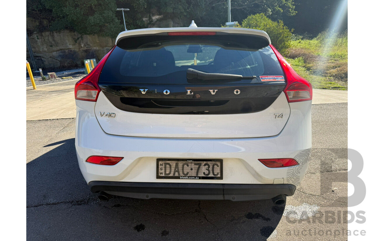 08/2014 Volvo V40 T4 LUXURY FWD M MY14 5D Hatchback White 2.0L