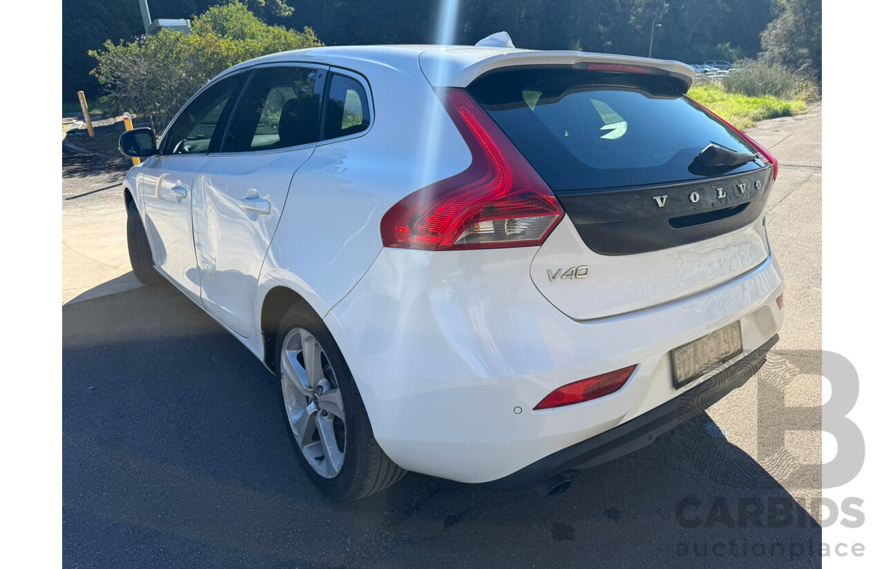 08/2014 Volvo V40 T4 LUXURY FWD M MY14 5D Hatchback White 2.0L