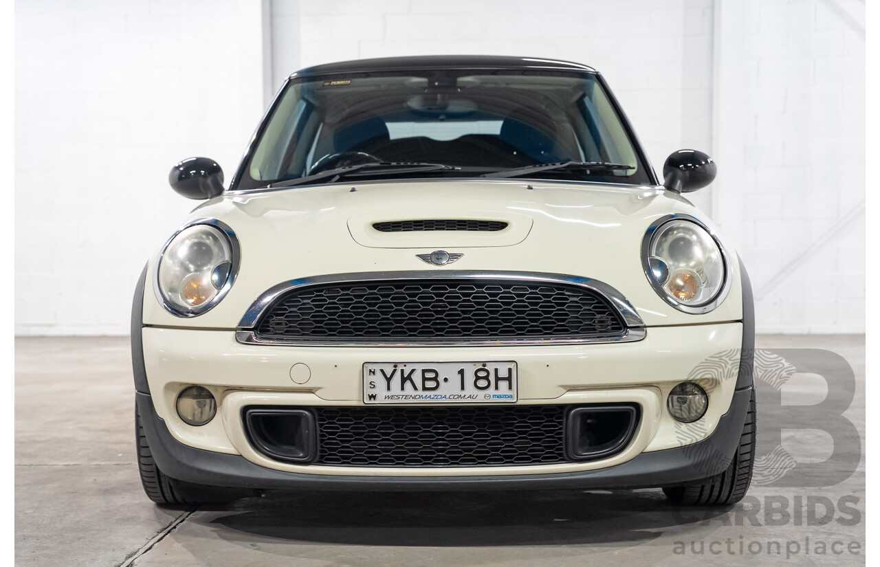 12/2010 Mini Cooper S R56 MY11 2d Hatchback Pepper White 1.6L