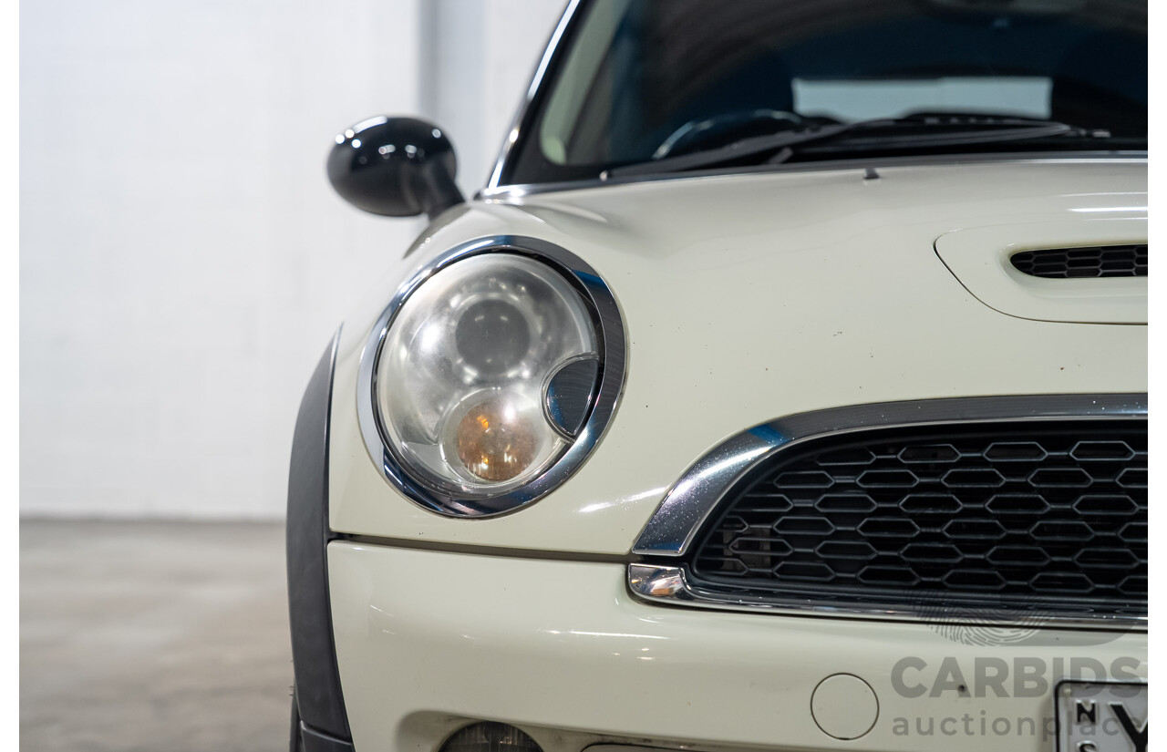 12/2010 Mini Cooper S R56 MY11 2d Hatchback Pepper White 1.6L