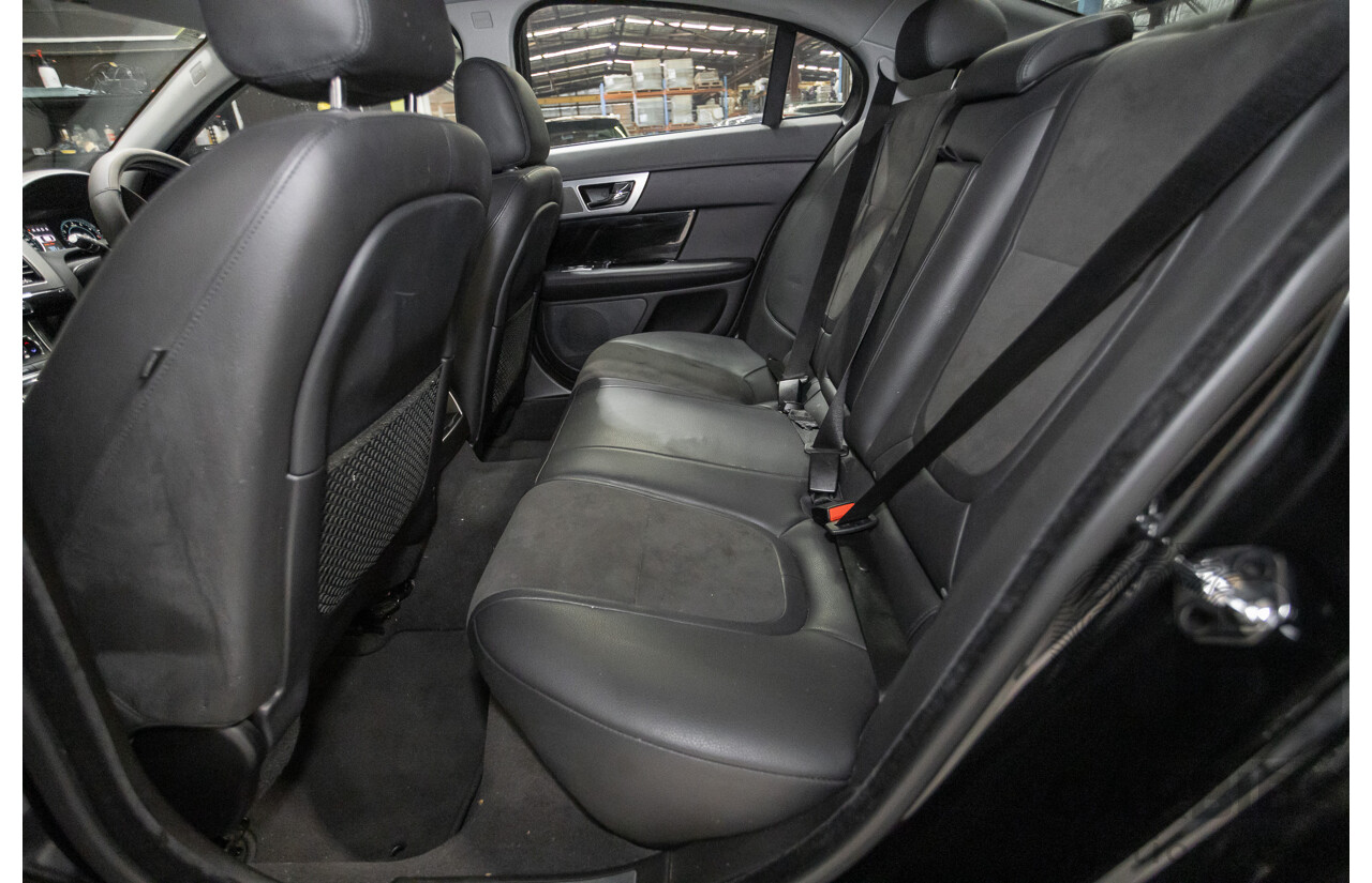 10/2013 Jaguar XF 2.0 Luxury (RWD) MY13 4D Sedan Ultimate Black Metallic Turbo 2.0L