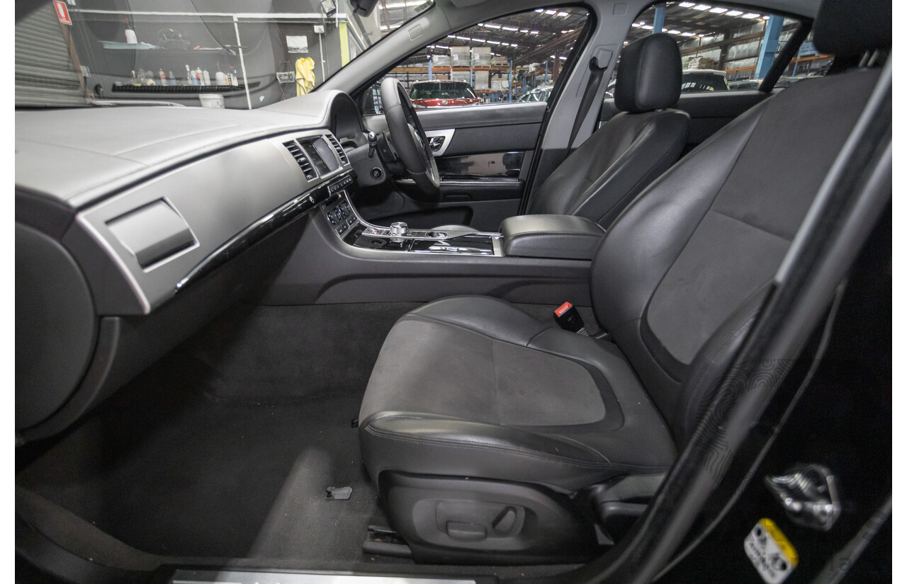 10/2013 Jaguar XF 2.0 Luxury (RWD) MY13 4D Sedan Ultimate Black Metallic Turbo 2.0L