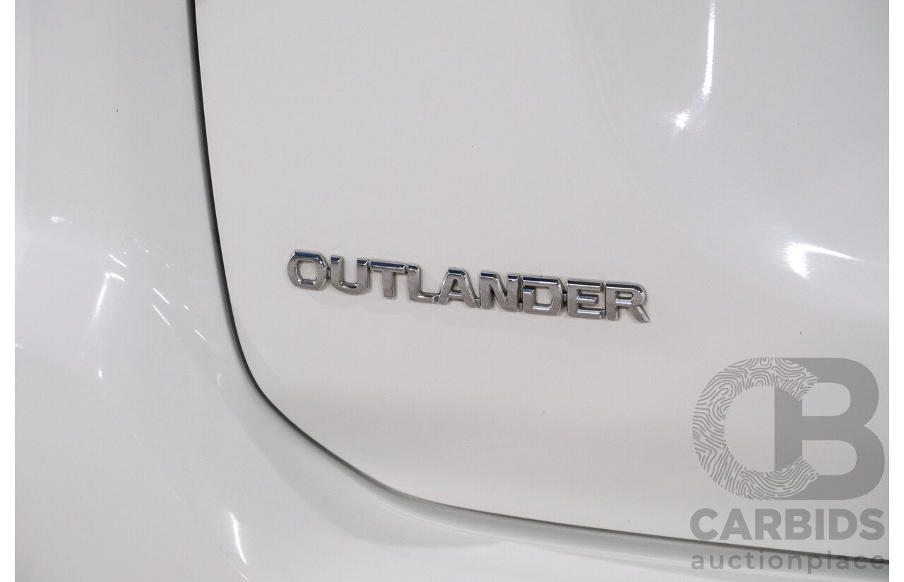01/2018 Mitsubishi Outlander LS (AWD) ZL MY18.5 4d Wagon White 2.4L - 7 Seater