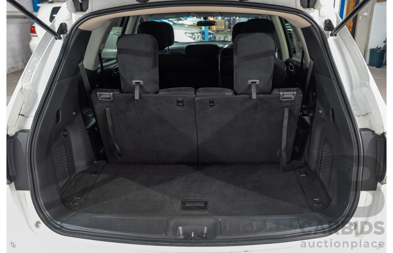 11/2015 Nissan Pathfinder ST R52 4d Wagon White 3.5L