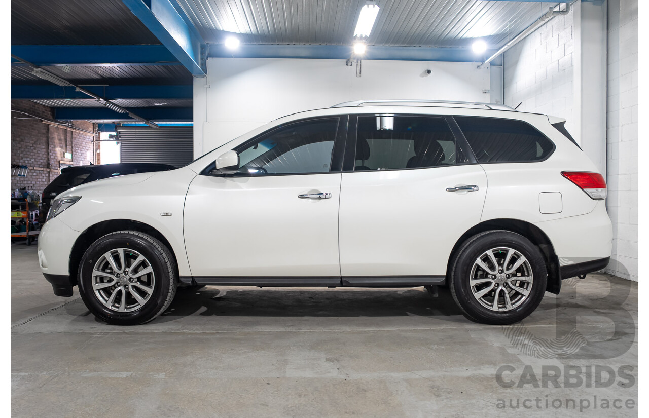 11/2015 Nissan Pathfinder ST R52 4d Wagon White 3.5L