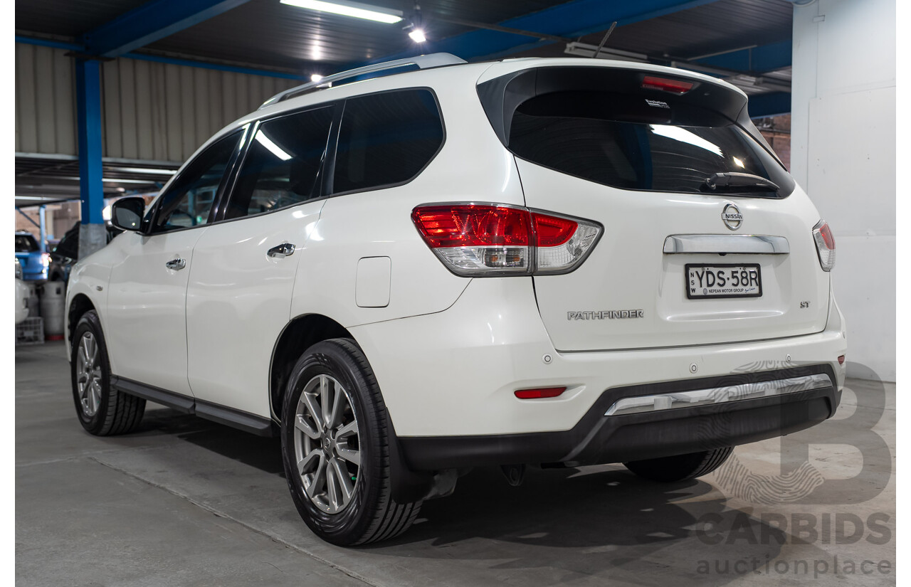 11/2015 Nissan Pathfinder ST R52 4d Wagon White 3.5L