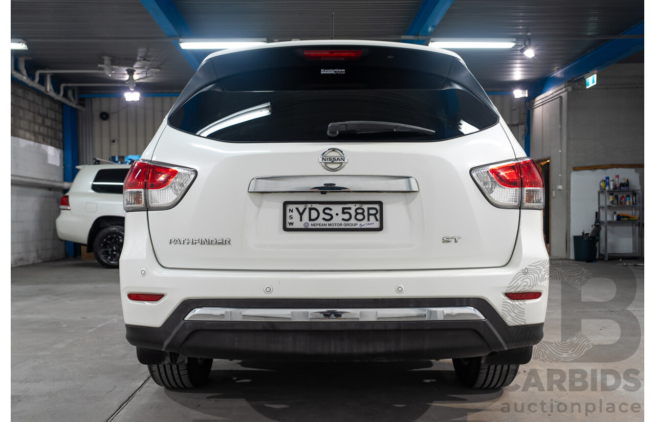 11/2015 Nissan Pathfinder ST R52 4d Wagon White 3.5L