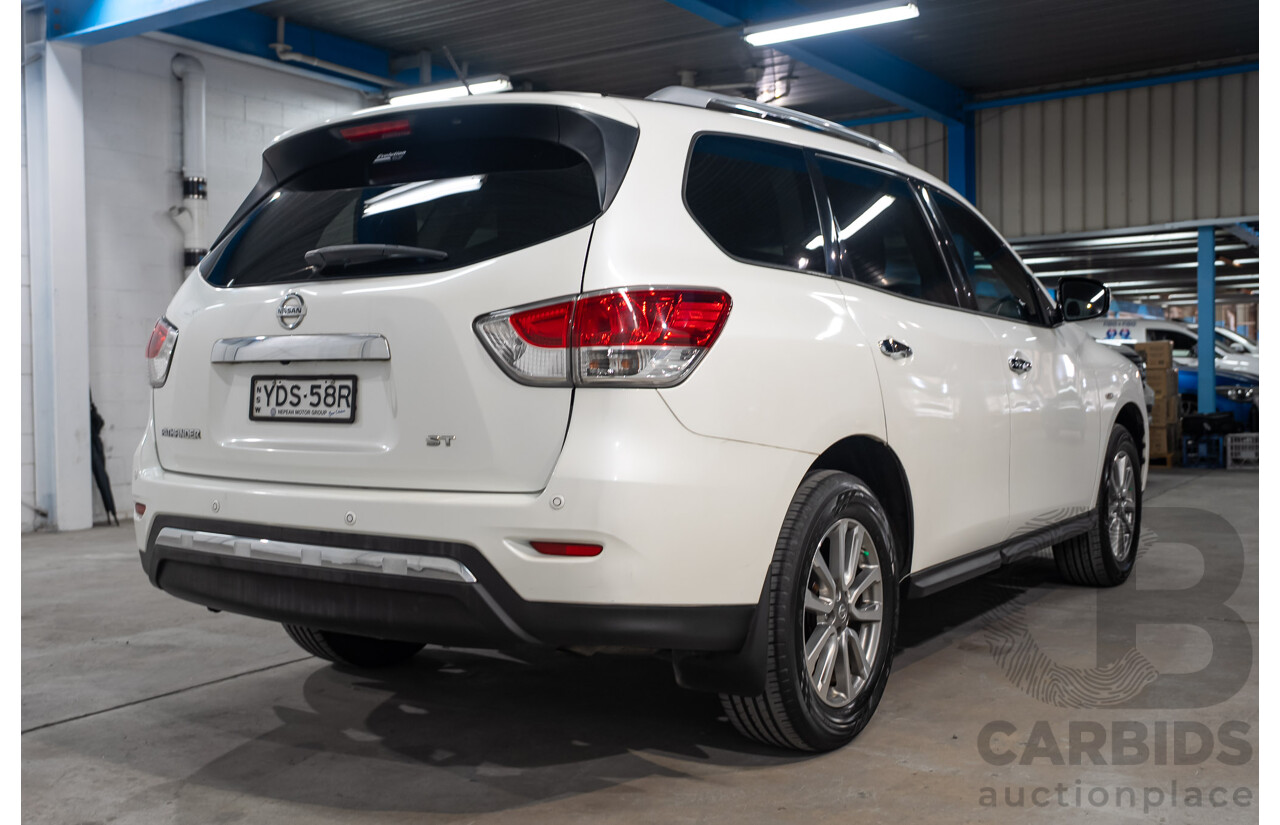 11/2015 Nissan Pathfinder ST R52 4d Wagon White 3.5L