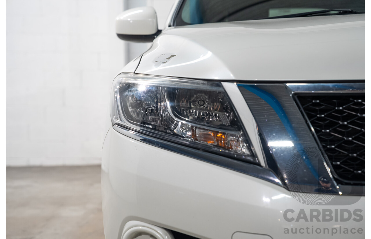 11/2015 Nissan Pathfinder ST R52 4d Wagon White 3.5L