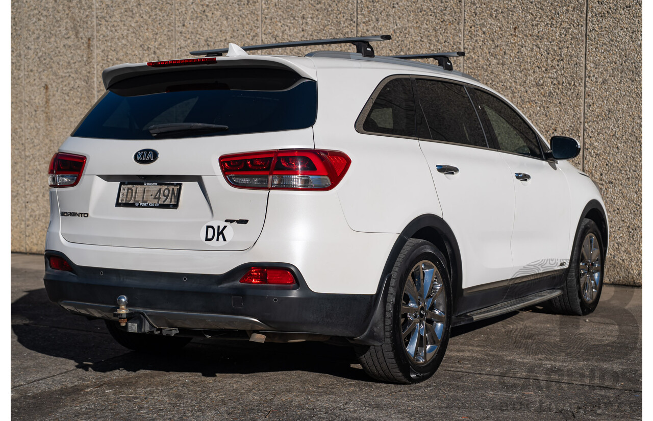 01/2017 Kia Sorento GT-LINE (4x4) UM MY17 4d Wagon White Turbo Diesel 2.2L