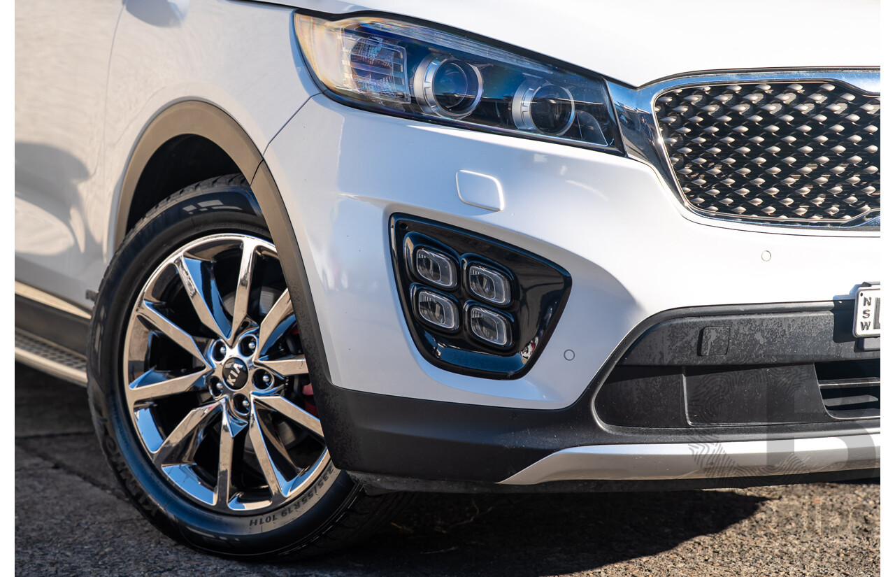 01/2017 Kia Sorento GT-LINE (4x4) UM MY17 4d Wagon White Turbo Diesel 2.2L