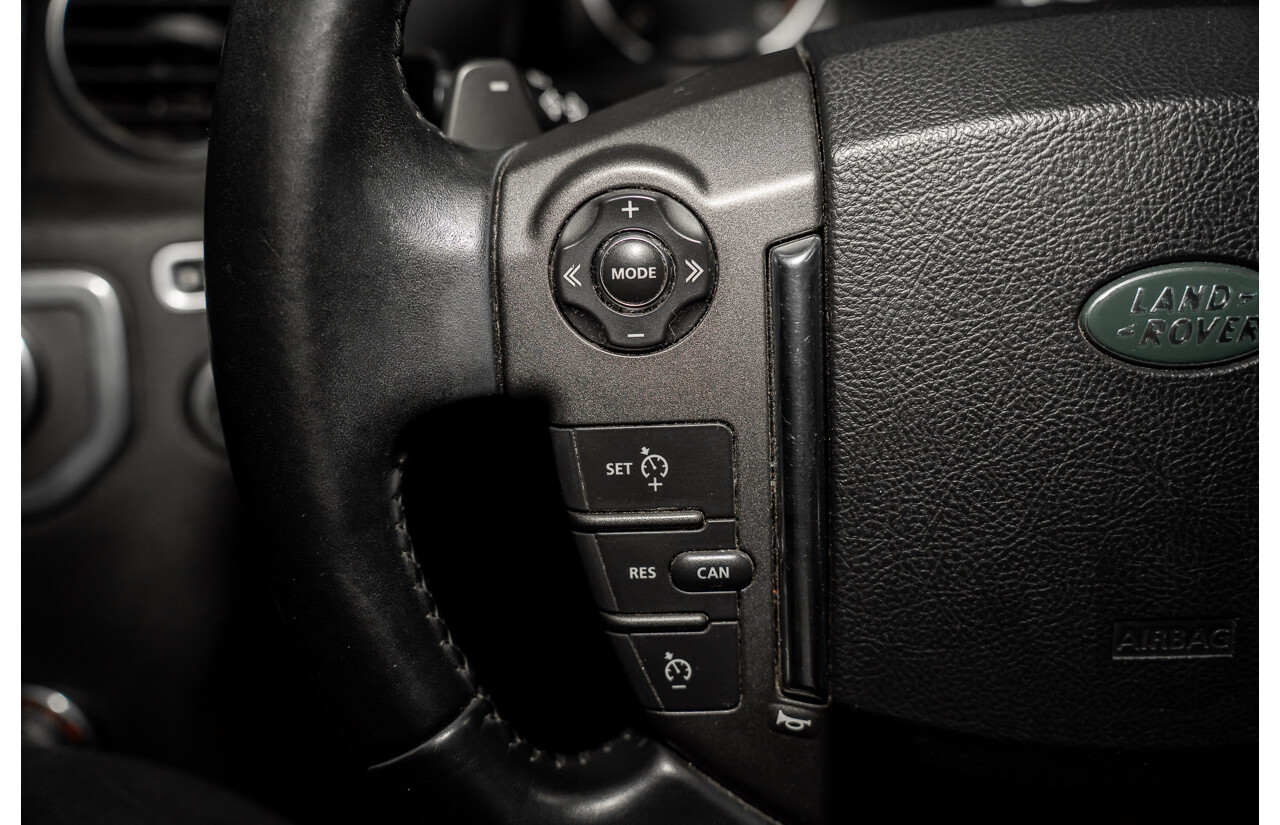 03/2013 Land Rover Discovery 4 3.0 SDV6 HSE (4x4) MY13 4d Wagon White Twin-turbo Diesel 3.0L