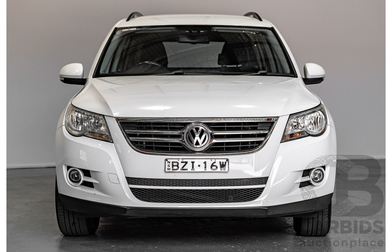 07/2011 Volkswagen Tiguan 125 TSI (4x4) 5NC MY11 4d Wagon White Turbo 2.0L