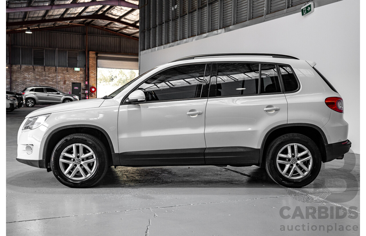 07/2011 Volkswagen Tiguan 125 TSI (4x4) 5NC MY11 4d Wagon White Turbo 2.0L