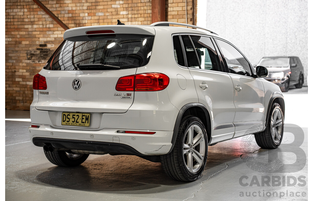 10/2014 Volkswagen Tiguan 155 TSI R-Line (4x4) 5NC MY15 4d Wagon White Turbo Diesel 2.0L