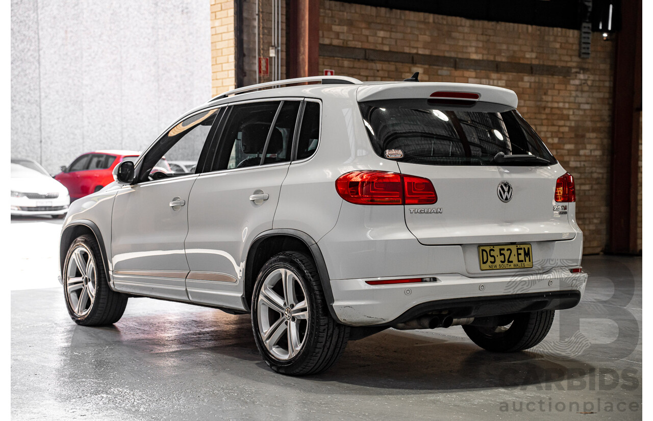 10/2014 Volkswagen Tiguan 155 TSI R-Line (4x4) 5NC MY15 4d Wagon White Turbo Diesel 2.0L