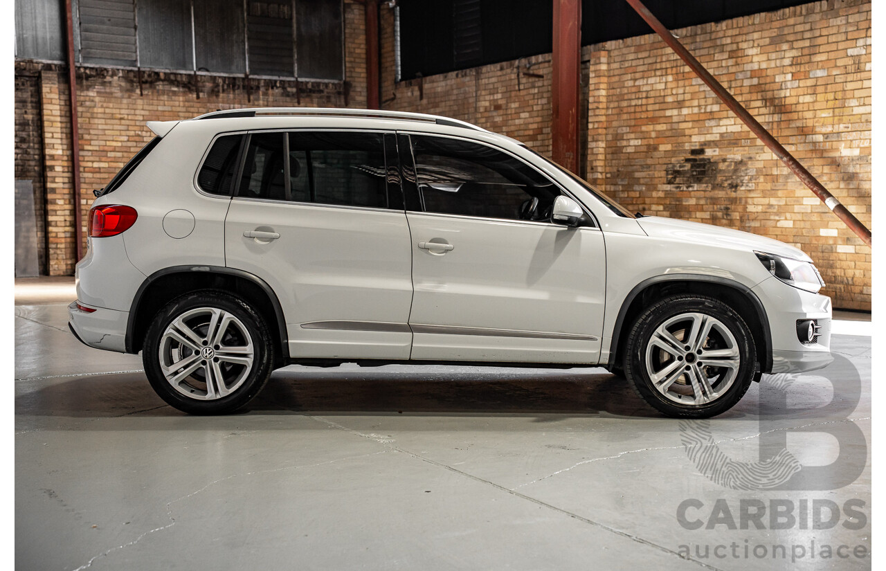 10/2014 Volkswagen Tiguan 155 TSI R-Line (4x4) 5NC MY15 4d Wagon White Turbo Diesel 2.0L