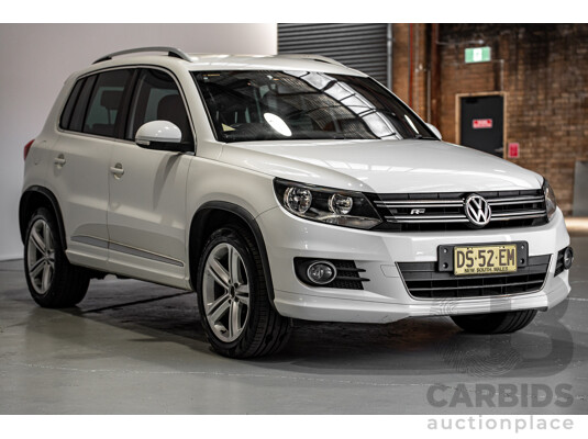 10/2014 Volkswagen Tiguan 155 TSI R-Line (4x4) 5NC MY15 4d Wagon White Turbo Diesel 2.0L