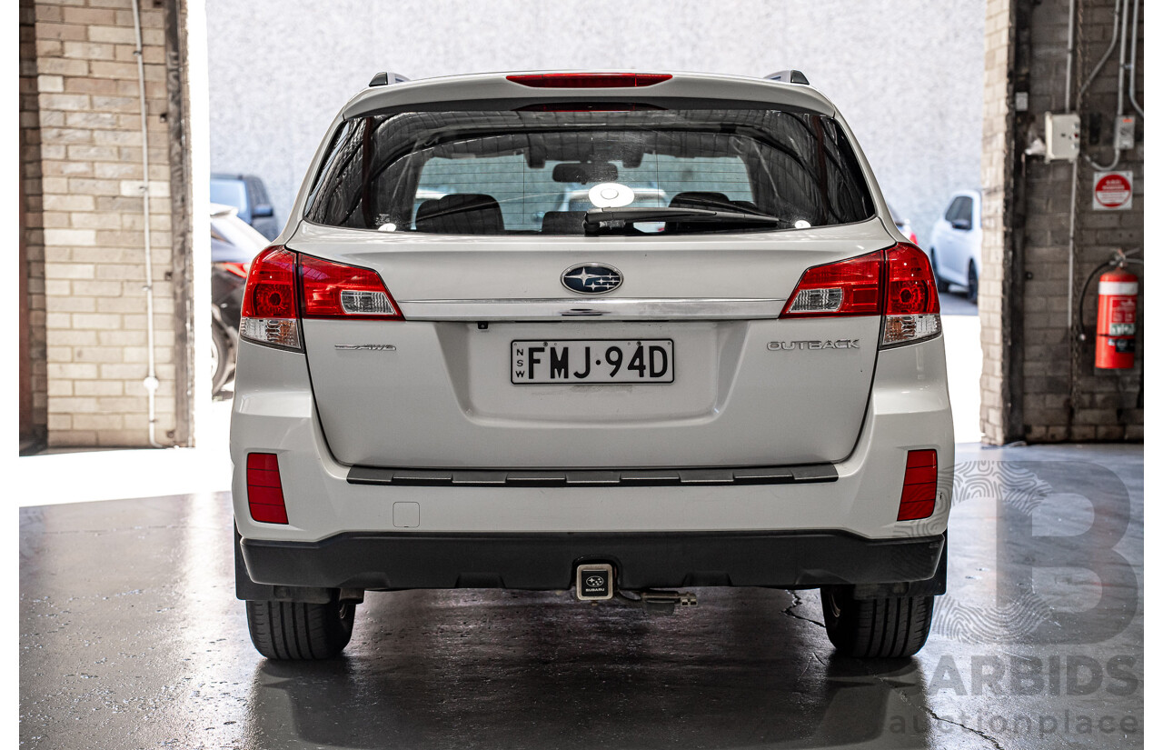 06/2013 Subaru Outback 2.5i Premium (AWD) MY13 4d Wagon White 2.5L