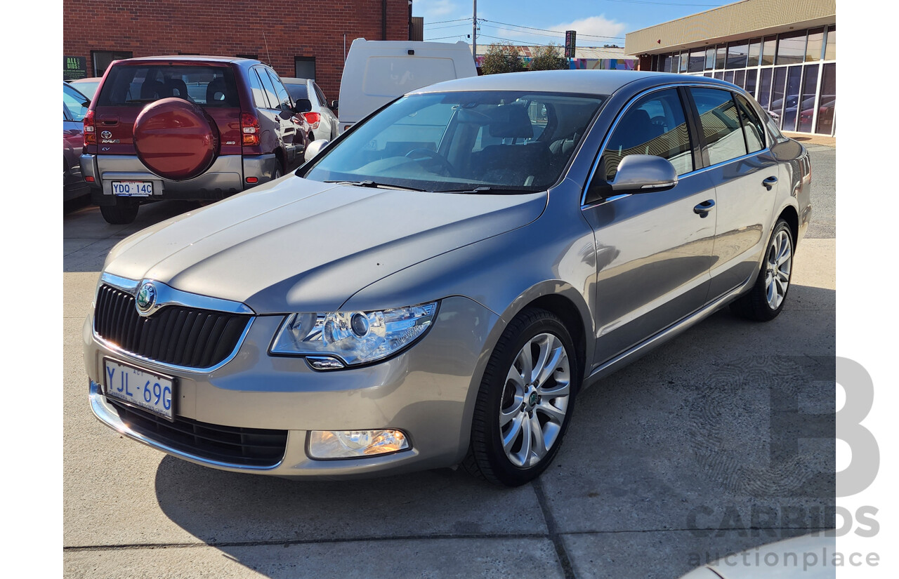 12/2012 Skoda Superb 118 TSI Ambition 3T MY12 4d sedan Beige 1.8L