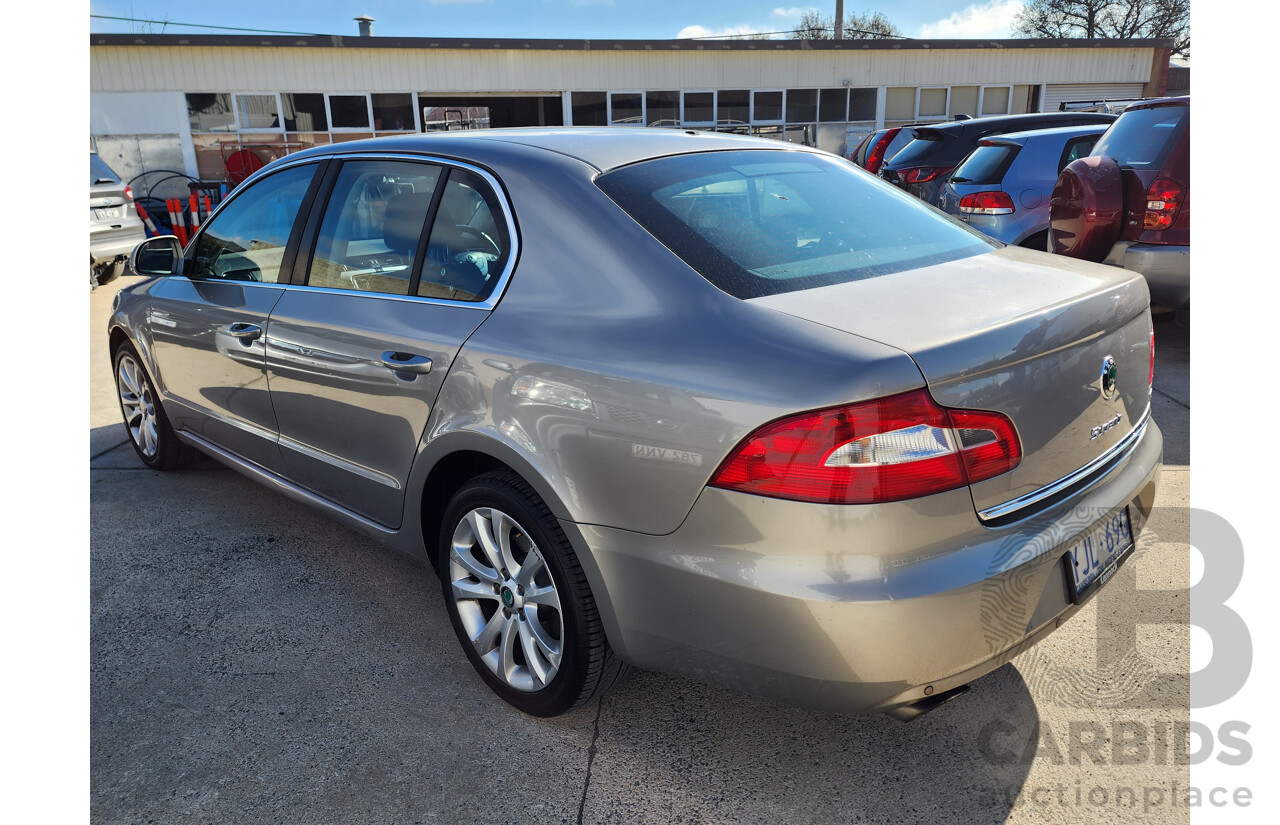 12/2012 Skoda Superb 118 TSI Ambition 3T MY12 4d sedan Beige 1.8L