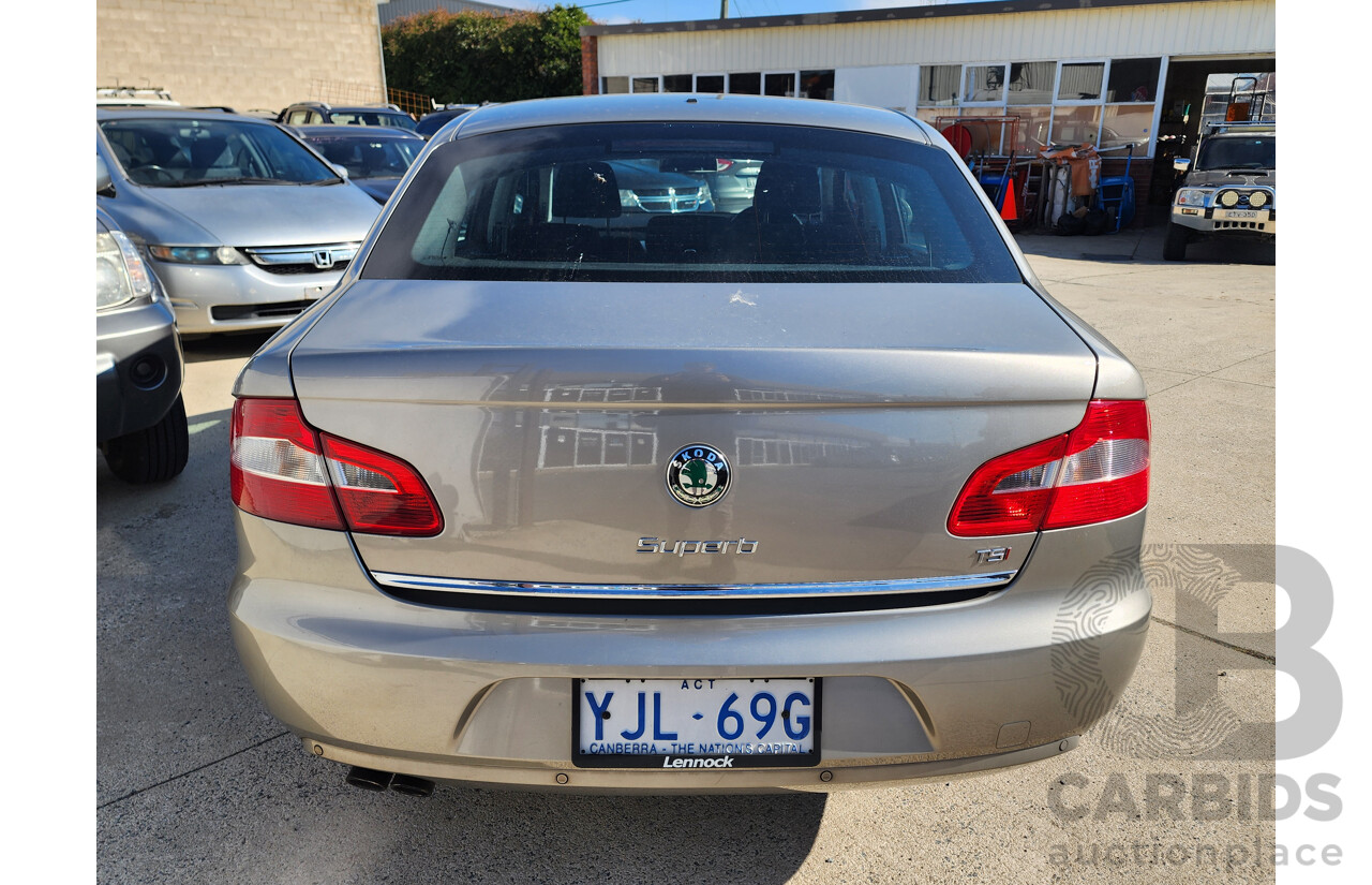 12/2012 Skoda Superb 118 TSI Ambition 3T MY12 4d sedan Beige 1.8L