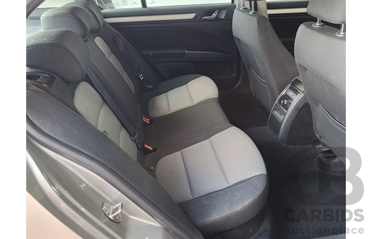 12/2012 Skoda Superb 118 TSI Ambition 3T MY12 4d sedan Beige 1.8L