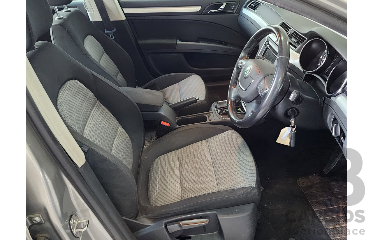 12/2012 Skoda Superb 118 TSI Ambition 3T MY12 4d sedan Beige 1.8L
