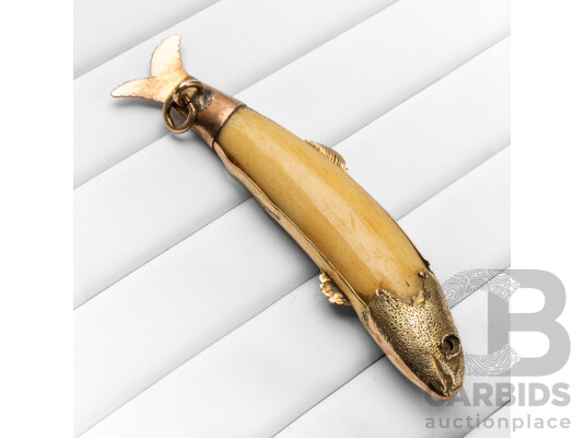 Vintage 9ct Yellow Gold & Ivory Fish Pendant - 7.62gms