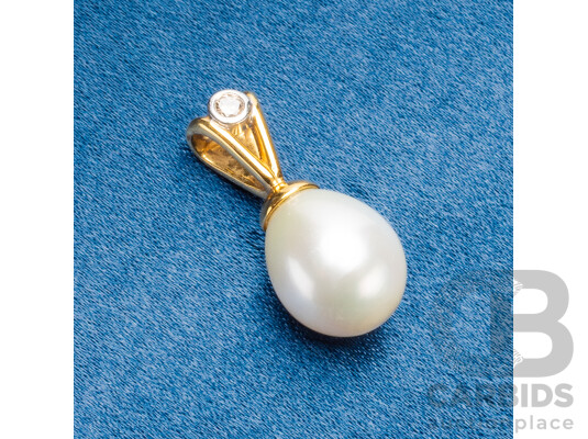 18ct Yellow Gold Pearl & Diamond Pendant - 4.89gms