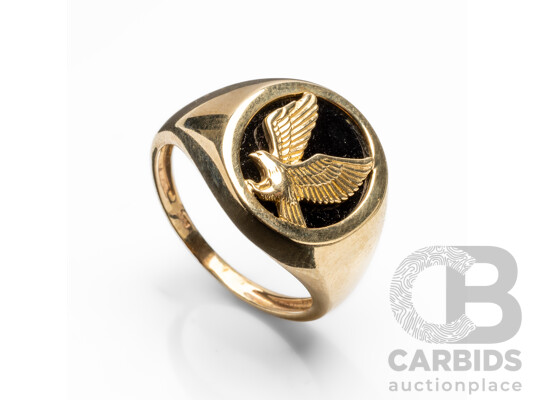 9ct Yellow Gold & Onyx Eagle Signet Ring - Size R.5
