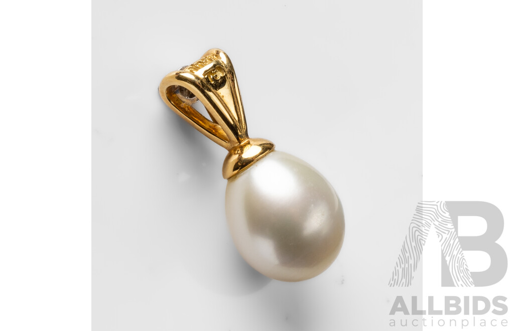 18ct Yellow Gold Pearl & Diamond Pendant - 4.89gms