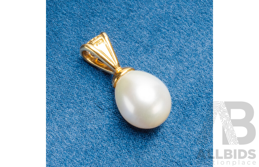 18ct Yellow Gold Pearl & Diamond Pendant - 4.89gms
