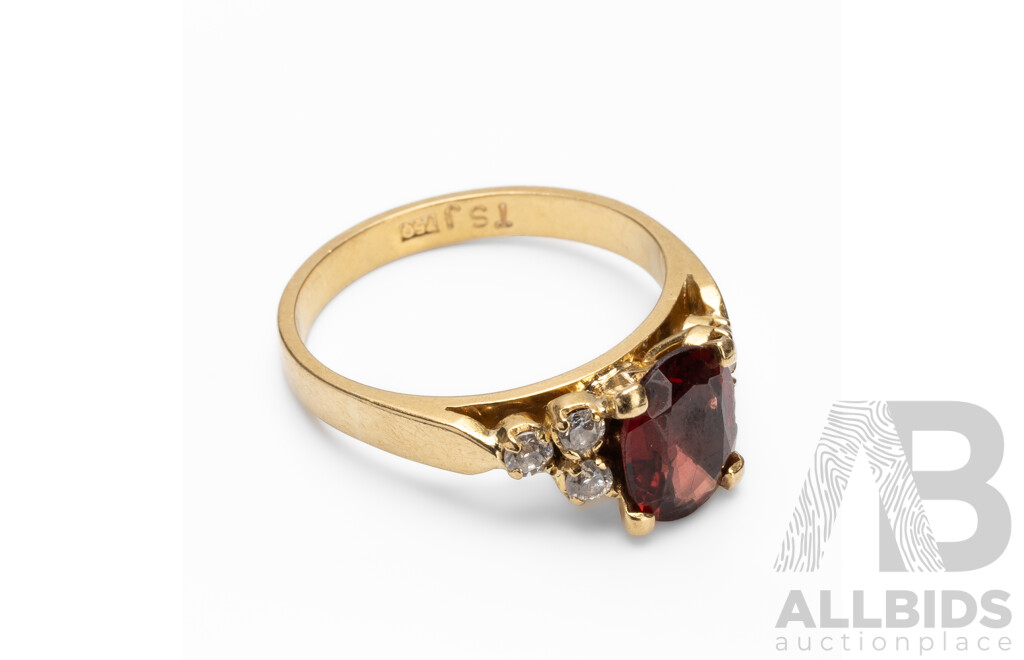 Vintage 18ct Yellow Gold, Garnet & Quartz Ring - Size O.5