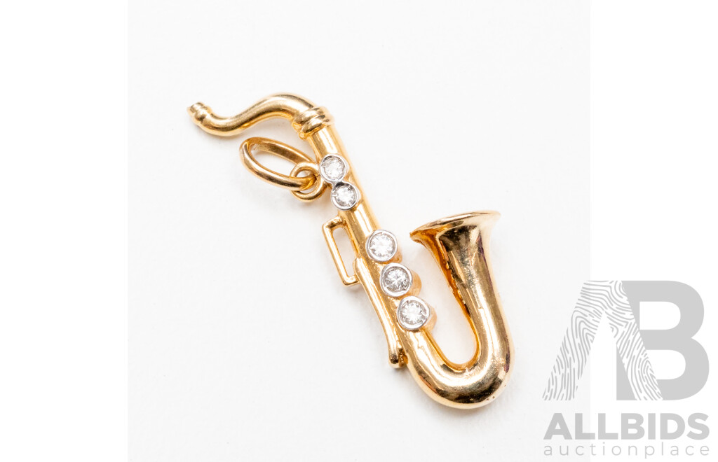 14ct Yellow Gold Saxophone & Diamonds Pendant - 3.37gms