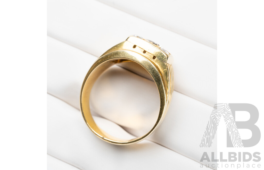 Men's 14ct Yellow Gold & Diamonds Signet Ring - Size R