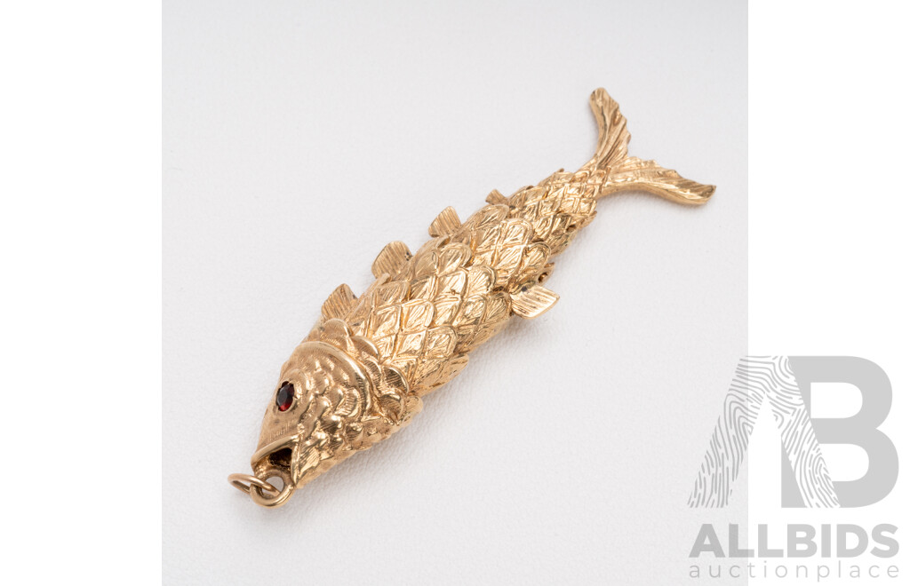 9ct Yellow Gold & Garnet Articulated Carp Fish Pendant - 16.87gms