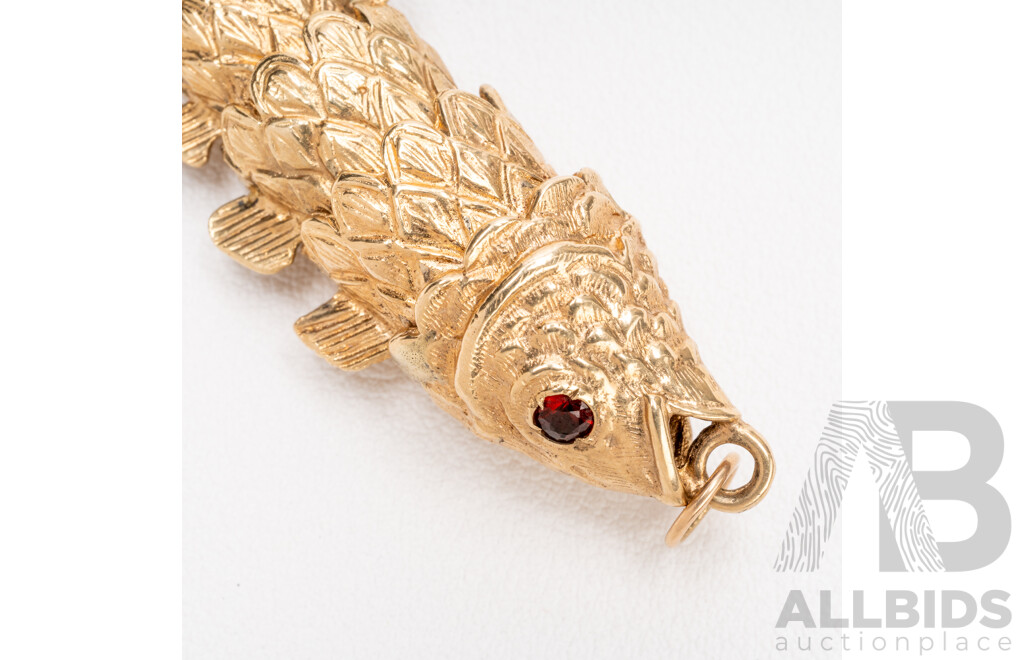 9ct Yellow Gold & Garnet Articulated Carp Fish Pendant - 16.87gms