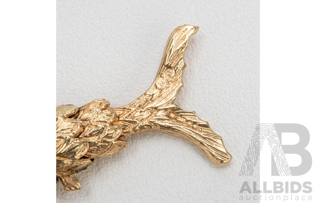 9ct Yellow Gold & Garnet Articulated Carp Fish Pendant - 16.87gms