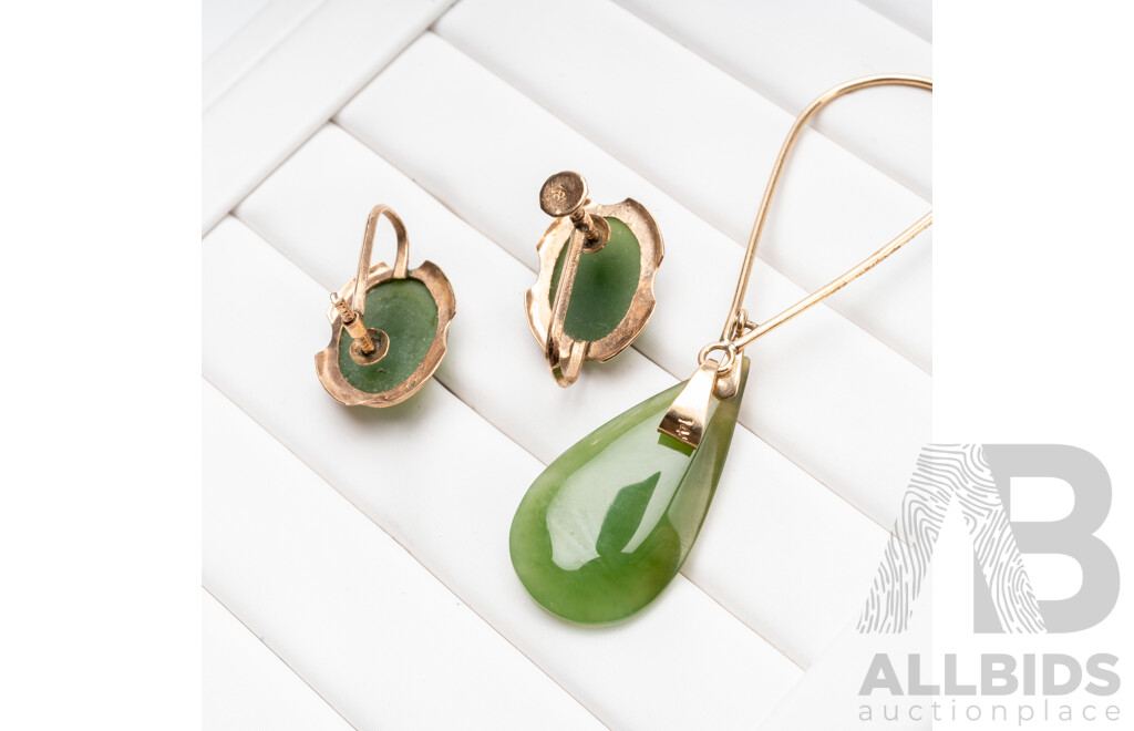 9ct & 14ct Yellow Jade Earrings & Pendant
