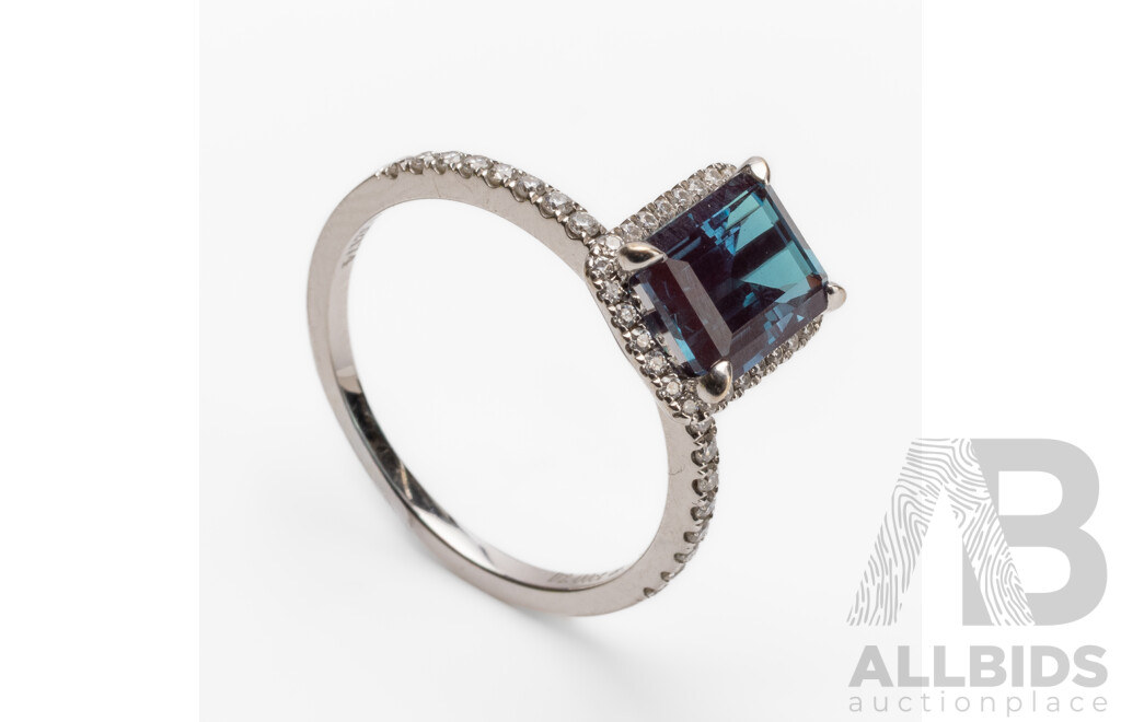 18ct White Gold Sapphire & Diamonds Engagement Ring - Size N